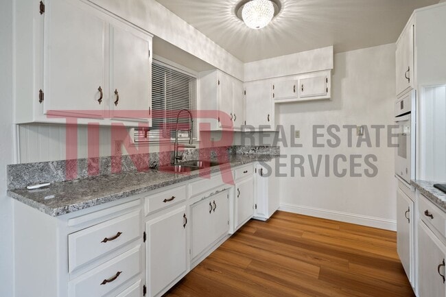 Foto del edificio - 2848 Clover Ln