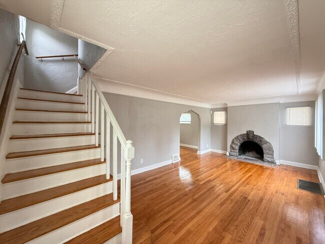 Foto del edificio - 4605 Devonshire Rd