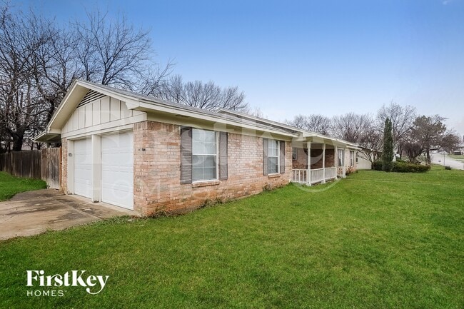 Building Photo - 3001 Rufe Snow Dr