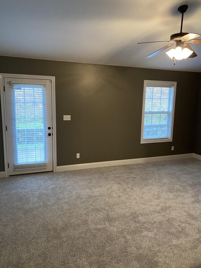 Building Photo - 5831 Metropolitan Way