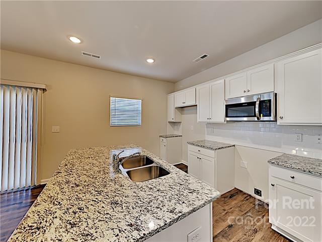 Building Photo - 9640 Hamel St