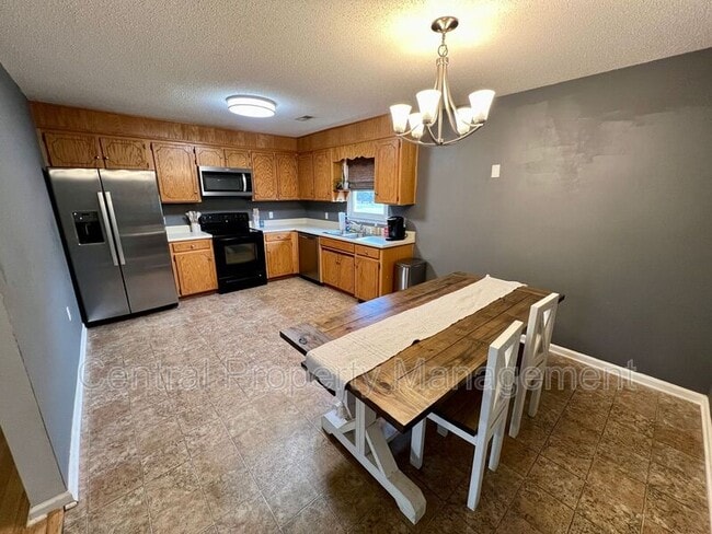 Building Photo - 102 Stoneledge Dr