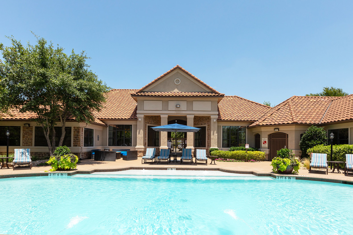 Resort-style saltwater swimming pool - DeLayne at Twin Creeks