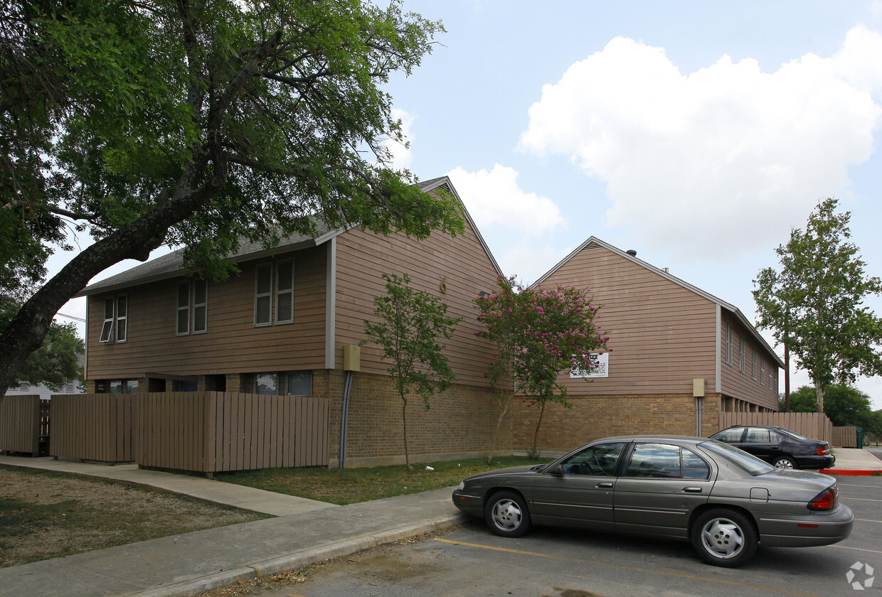 Building Photo - Riverside Apartments