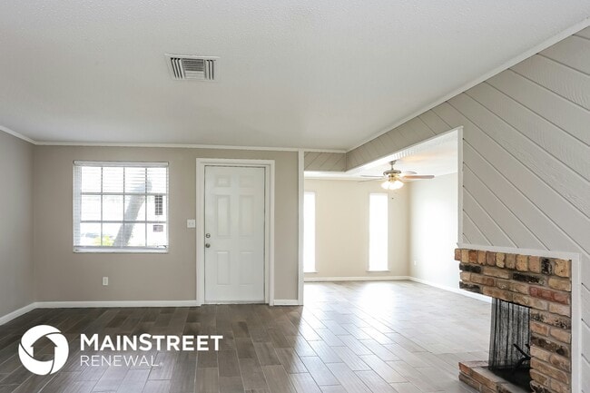 Building Photo - 8975 91st St N