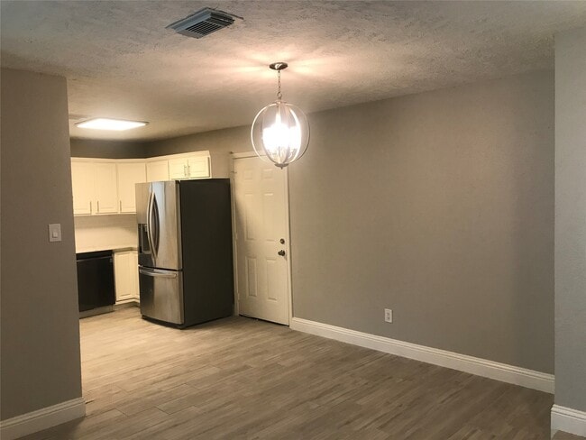 Building Photo - 9910 Stepney Green Dr