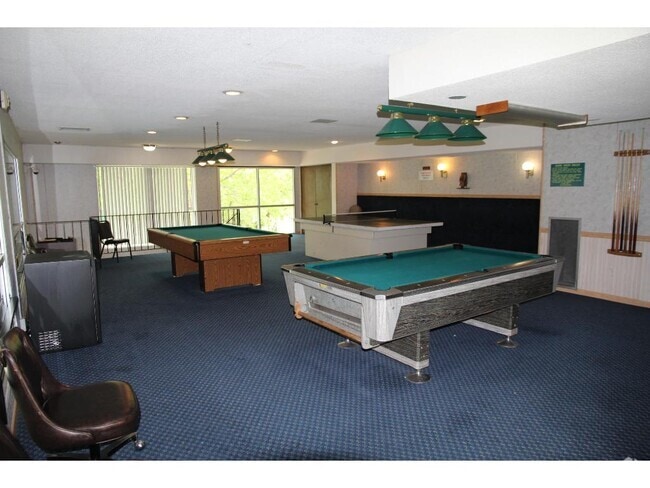 Building Photo - 10840 Rockford Road Unit 202