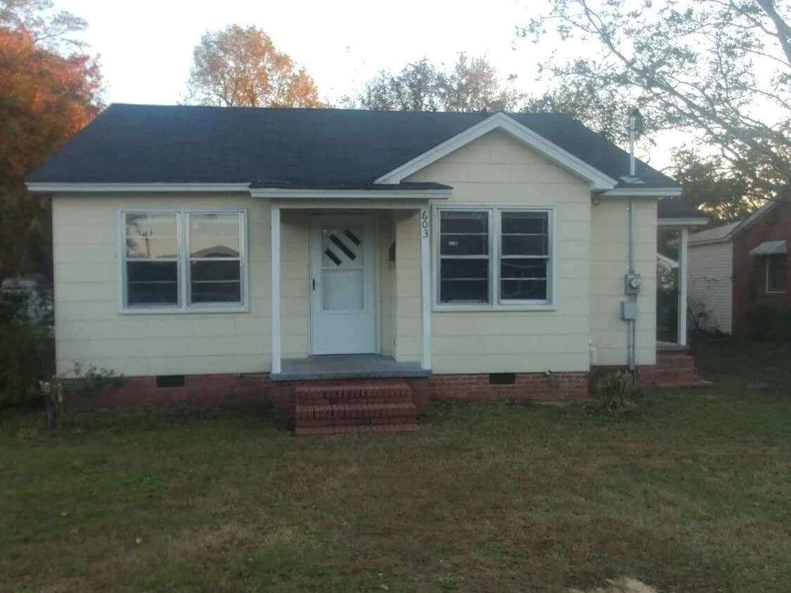 Primary Photo - 603 Jackson Ln