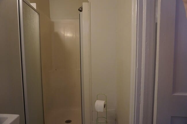 Building Photo - 420 S 45th St