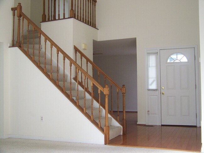 Foto del edificio - 14208 Greenview Dr