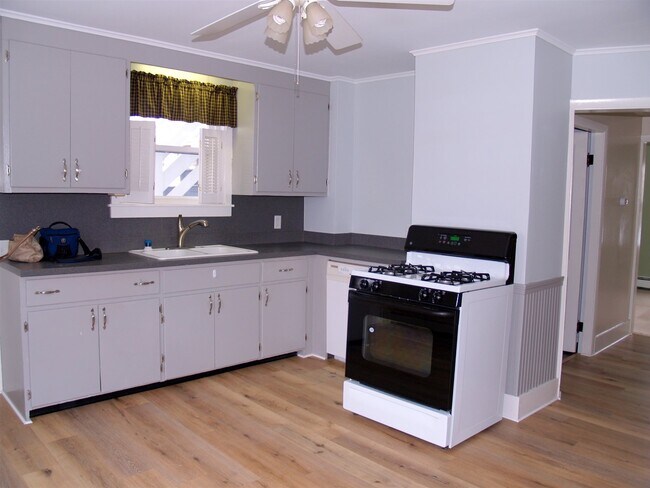 Foto del edificio - 208 Mast Rd