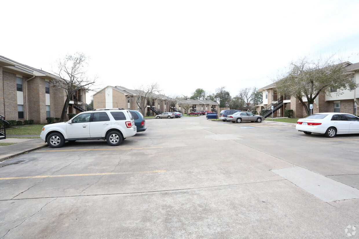 Building Photo - West Columbia Plaza Apartments