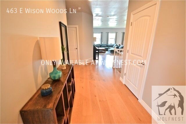 Foto del edificio - Stunning 6 Bedroom Fort Union Home! No Dep...