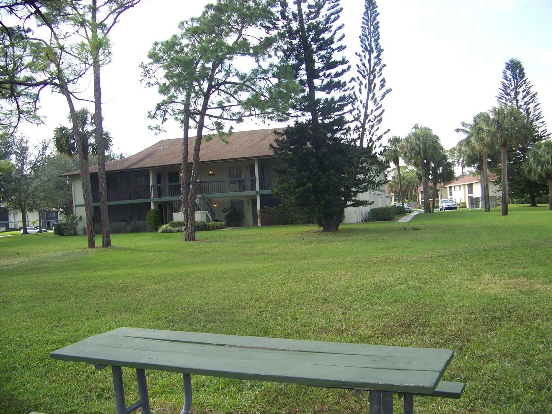 6468 Chasewood Dr Unit H, Jupiter, FL 33458 Condo for Rent in Jupiter, FL