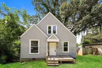 Building Photo - 518 W 20th St