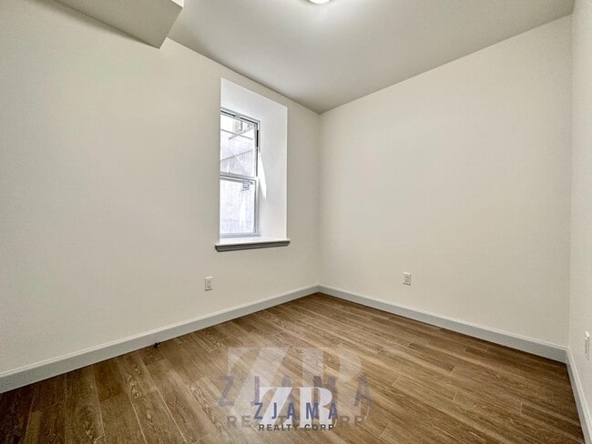 Building Photo - 64 W 107th St