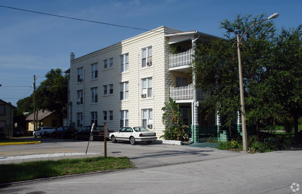 Primary Photo - 552 3rd Ave S