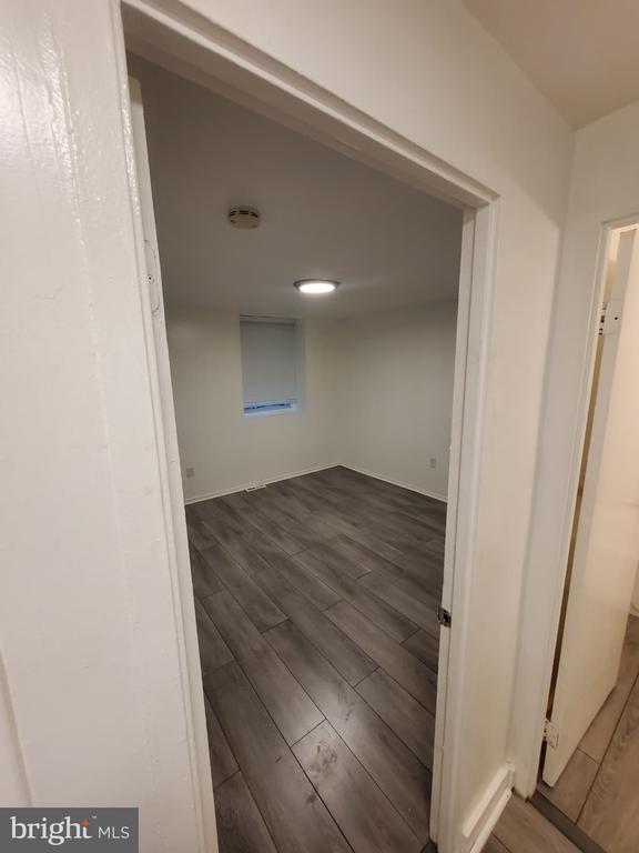 Building Photo - 1909 Dutch Village Dr