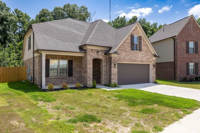 Building Photo - 9675 Bloomington Circle S