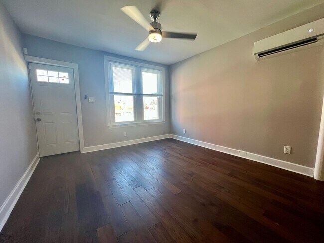 Foto del edificio - Recently Renovated 3-Bedroom Townhome in Allegheny West! Available NOW!