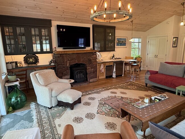 Foto del edificio - 61 Mansfield Ave