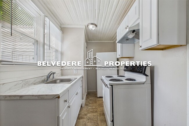 Building Photo - Duplex Apartment