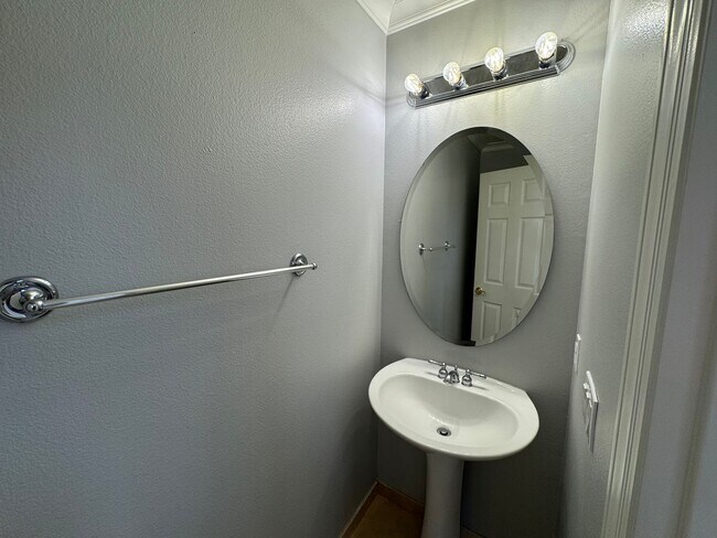 Building Photo - Beautiful 4Bd/2.5Ba Home in Aliso Viejo!