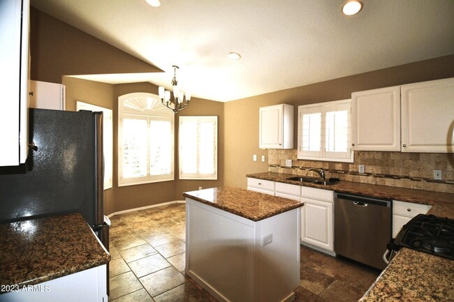 Building Photo - 13140 W Virginia Ct