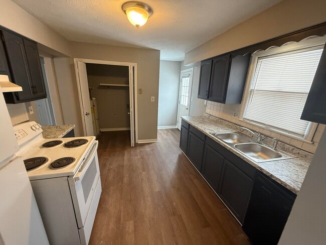 Building Photo - 309 Rebel Rd