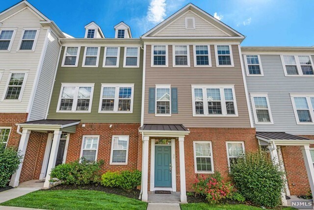 Building Photo - 35 Truman Dr