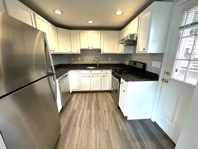 Photo - 3 Gordon St Apartment