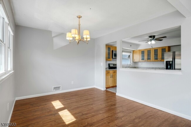 Foto del edificio - 238 Lakewood Dr
