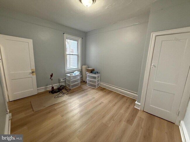 Foto del edificio - 2423 E Allegheny Ave