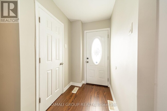 Building Photo - 913 Carnaby Crescent