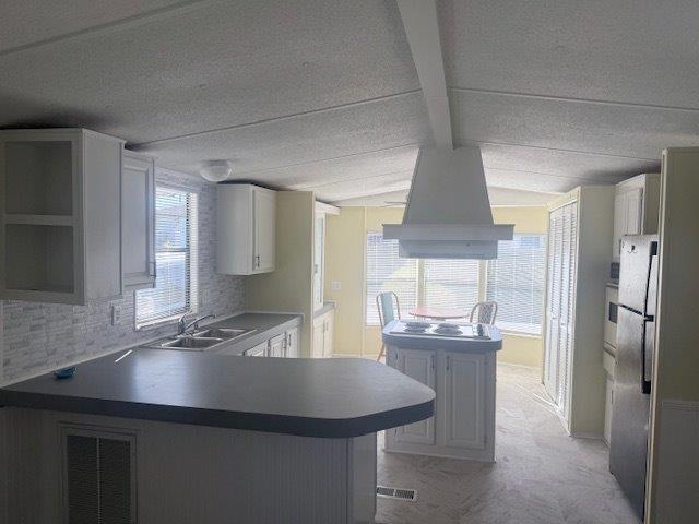 Kitchen - 847 Oakwood Dr