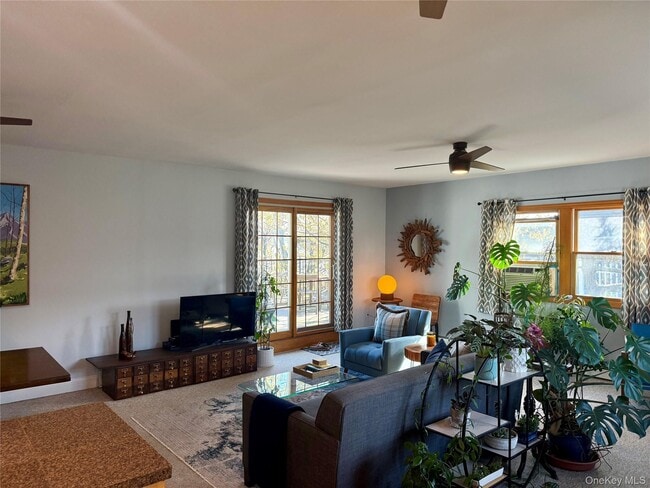 Foto del edificio - 322 E Beech St