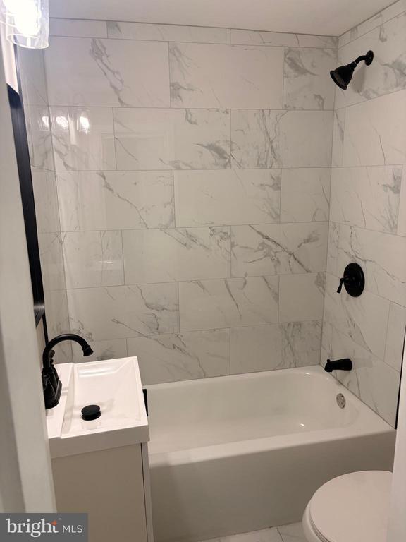 Foto del edificio - 2913 Parkwood Ave