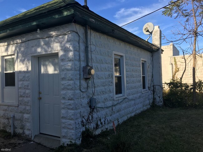Building Photo - 203 N 3rd St
