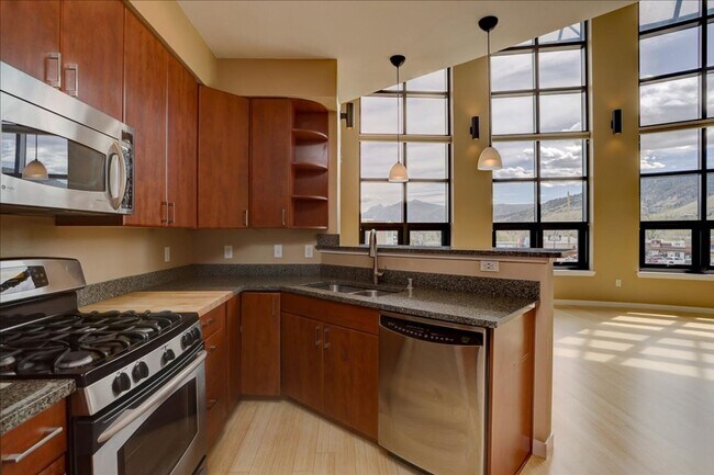 Foto del edificio - Signature Flatiron Views, Top Level Finishes, 2 Bed 2 Bath 1-car Garage in North Boulder!