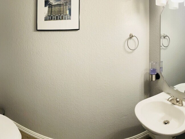 Foto del edificio - 5624 Giddyup Ln