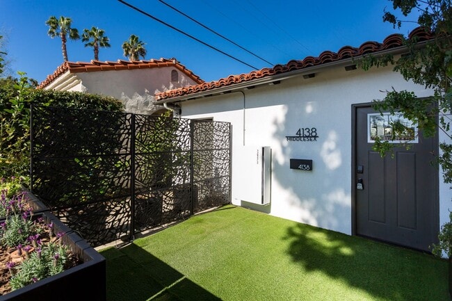 Foto del edificio - 4138 Middlesex Dr