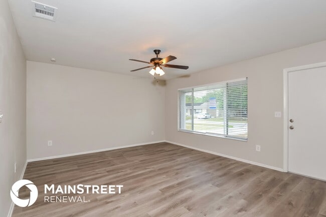 Building Photo - 6947 Roslyn Ct