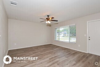Building Photo - 6947 Roslyn Ct