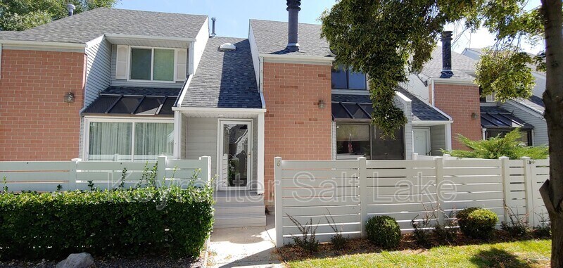 Foto principal - 985 Essex Ct Way