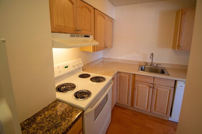 Building Photo - 1-Bedroom Condo Near CSU!