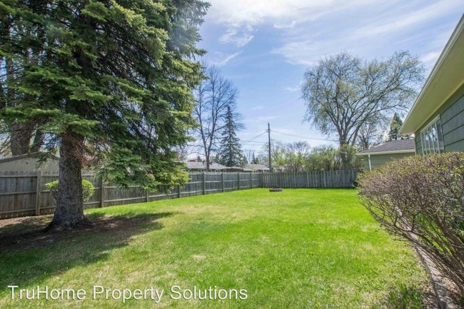 Building Photo - 4 br, 2 bath House - 1523 Cherry Street