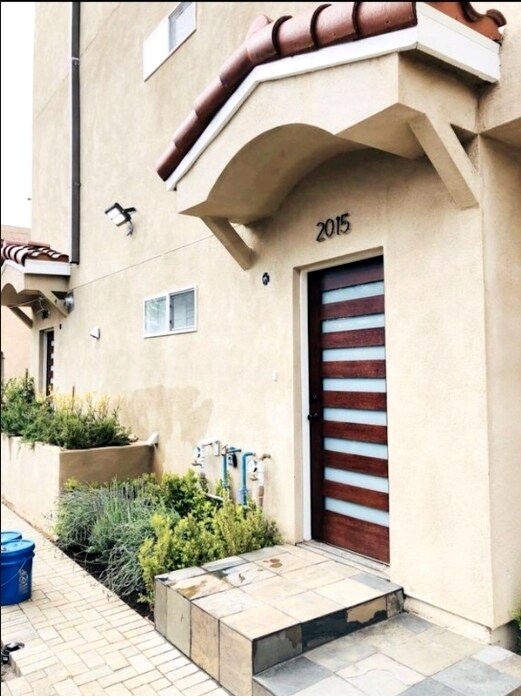 Building Photo - 2013 Raymond Ave