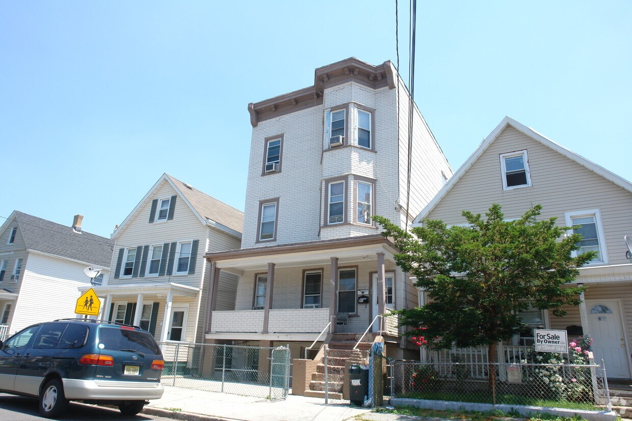 600 Charles St, Perth Amboy, NJ 08861 Apartments in Perth Amboy, NJ