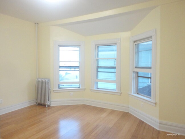 Foto del edificio - Victorian Home -3 Bedroom Rental