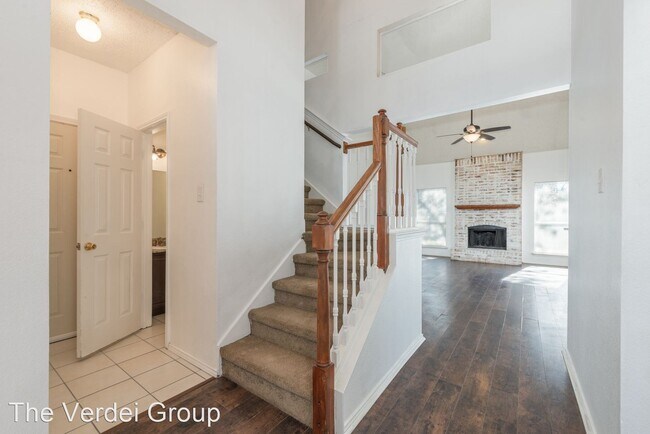 Building Photo - 3 br, 2.5 bath House - 1113 Germany Dr